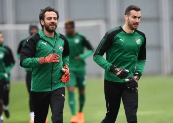 Çukur’un oyuncusu futbola geri döndü