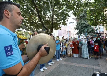 Bursa’nın tarihi mekanlarında müzik sürprizi