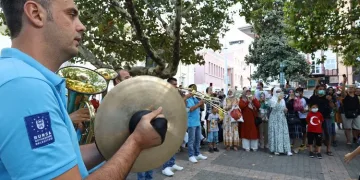 Bursa’nın tarihi mekanlarında müzik sürprizi