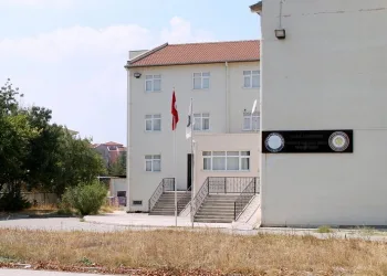 Öğrenciler ortada kalmıştı! Rektörülük devreye girdi