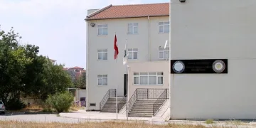Öğrenciler ortada kalmıştı! Rektörülük devreye girdi