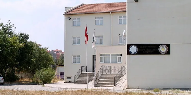 Öğrenciler ortada kalmıştı! Rektörülük devreye girdi
