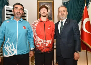 Milli Atlet Berke Akçam Bursa’nın gururu oldu