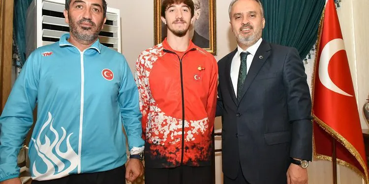 Milli Atlet Berke Akçam Bursa’nın gururu oldu
