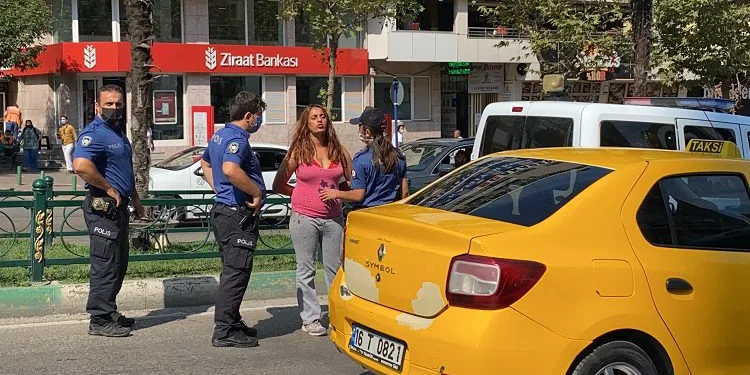 Bursa’da markette hırsızlık girişimi! Polisi yaraladılar