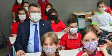 Başkan Yılmaz öğrencilerin heyecanına ortak oldu
