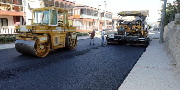 Mudanya’da asfaltlama çalışmaları devam ediyor