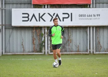 Bursaspor’un milli futbolcuları geri döndü