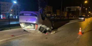 Bursa’da takla atan aracın sürücüsü yaralandı