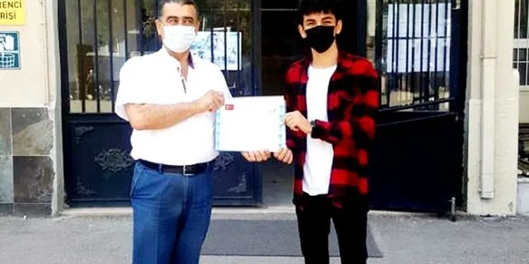 Bursa Mudanyalı öğrenci klavye anadil yarışmasında dereceye girdi