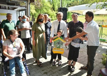 Bursa’da engeller hayvan sevgisiyle aşılıyor