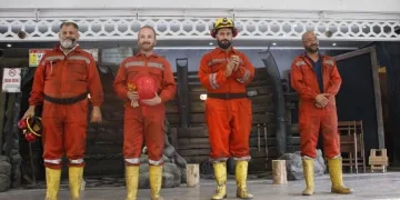 Madenlerdeki iş kazalarına tiyatro ile dikkat çektiler