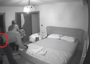 Bursa’da silahlı hırsızlar bebek kamerasına yakalandı