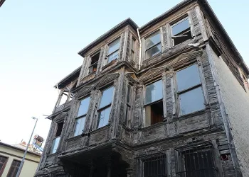 Girit sokağında tarihi konak kamulaştırıldı