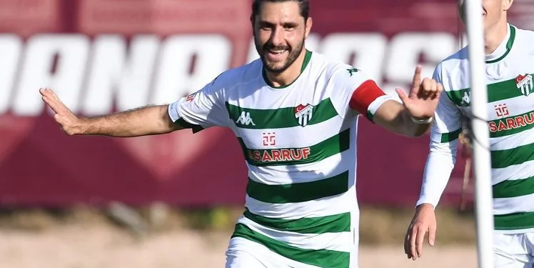 Bursaspor’dan ayrılan Özer Hurmacı boşta kaldı