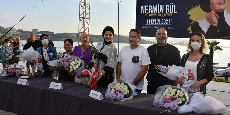Bursa Gemlik’te zeytinli tatlar yarıştı