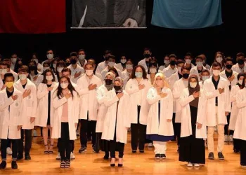 BUÜ Diş Hekimliği’nde yeni akademik dönem başladı