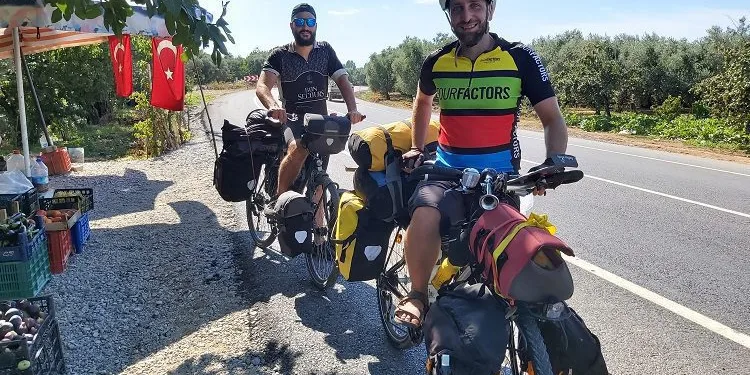 Avusturya’dan bisikletle Bursa’ya kadar geldiler