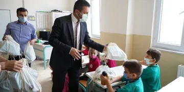 Kestel Belediyesi’nden 4500 öğrenciye kırtasiye desteği