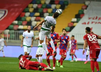 Bursaspor bu sezon her maçta kalesinde gol gördü
