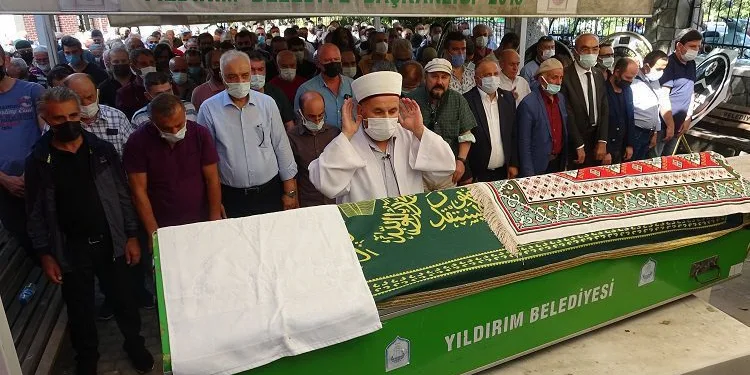 Bursa’nın Karagöz’ü son yolculuğuna uğurlandı