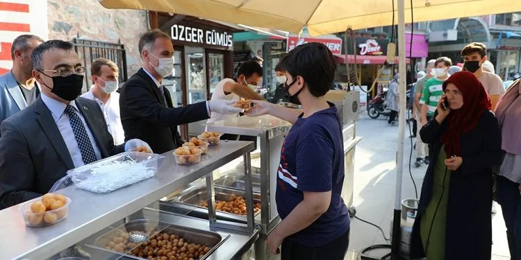 Bursa İnegöl’de Ahilik Haftası lokma ikramlarıyla kutlandı