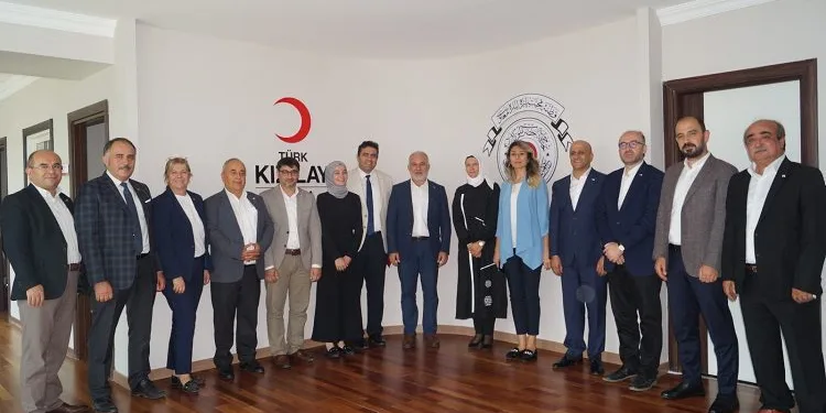 Genel Başkan Kınık’tan Kızılay Bursa’ya övgü
