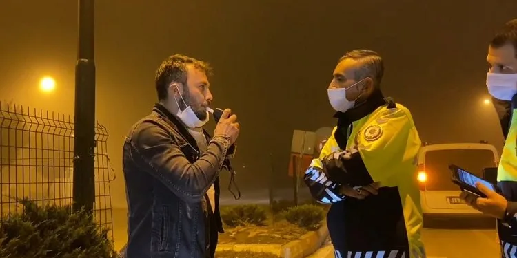 Bursa’da alkollü adam aracında sızdı