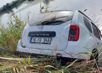 Bursa’da çaldıkları aracı dereye attılar