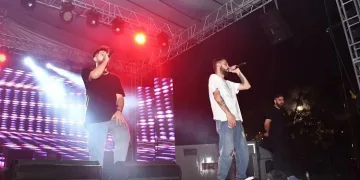 Yağmur altında Canbay ve Wolker coşkusu