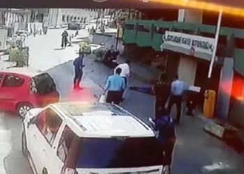 Bursa’da otoparkın 3’üncü katından düştü