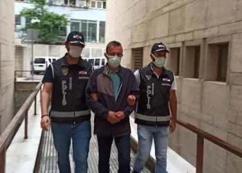 Bursa’da suçüstü yakalanan profesör tutuklandı