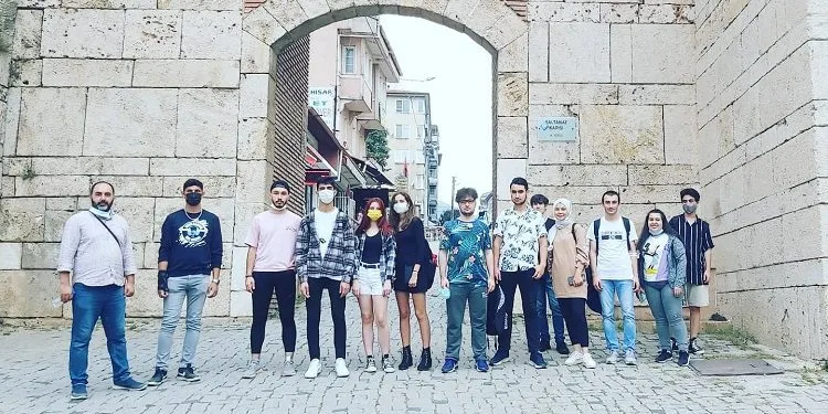 Gençler Bursa’yı adımladı