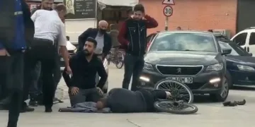 Bursa’da ambulans gelene kadar başından ayrılmadı