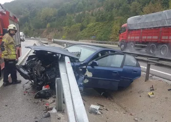 Bariyere saplandı! Bursa’da baba-kız ölümden döndü