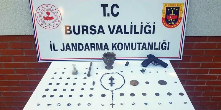 Bursa’da tarihi eser operasyonu! Suçüstü yakalandılar