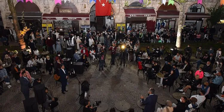 Tarihi Koza Han’da gençlik buluşması