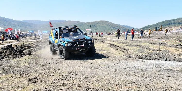 Bursa Mustafakemalpaşa’da 4×4’lük heyecan