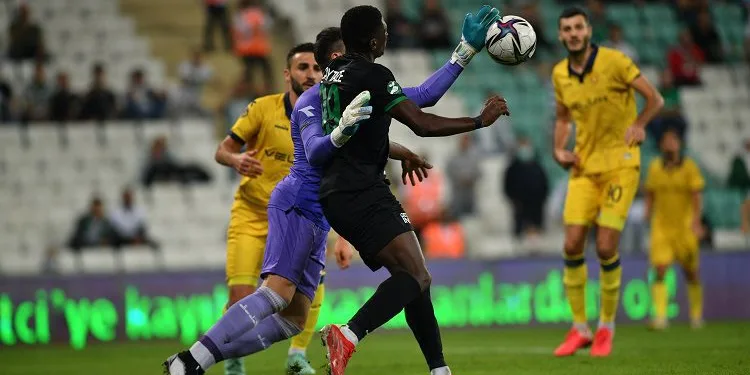 Bursaspor, Timsah Park’ta 8 puan kaybetti