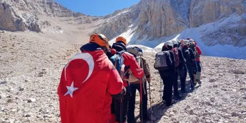 Yeni dağcılar ilk tırmanışı gerçekleştirdi