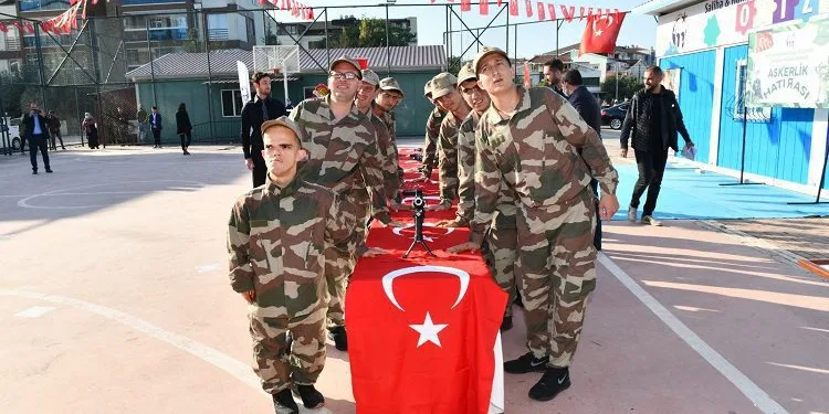 Bursa’da engelliler bir günlüğüne asker oldu