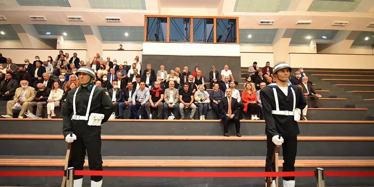 Demokrasinin uç beyleri “Demokrasi Adası”nda