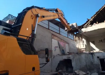 Bursa’da metruk bina temizliği
