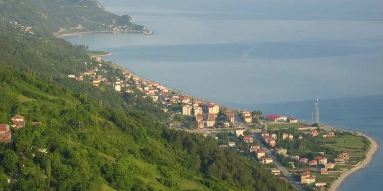 Mahalleli Sinop’tan ayrılmak için sandık başına gidiyor