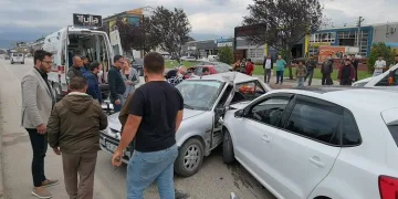 Bursa’da feci kazada 5 kişi yaralandı