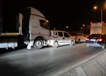 Bursa’da beyzbol sopalı saldırgan trafikte dehşet saçtı