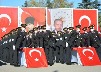 Bursa Işıklar’da mezuniyet töreni heyecanı
