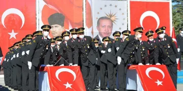 Bursa Işıklar’da mezuniyet töreni heyecanı
