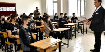 İlk ders Başkan Dündar’dan