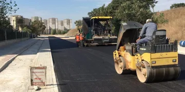 Osmangazi’de yollar asfaltla kaplanıyor